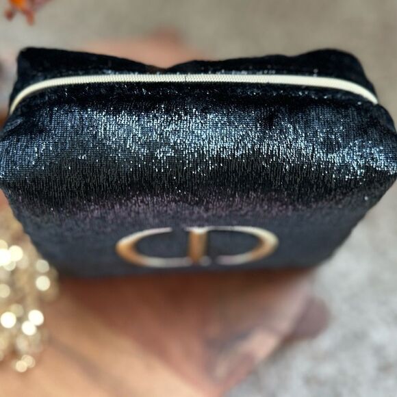 Dior pouch converted to crossbody bag - Picture 5 of 11